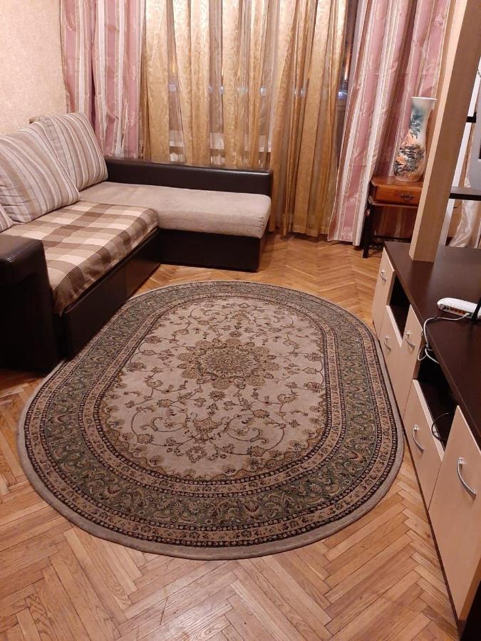 Двухкомнатная Вид На Дворец Украина Kiev Ngoại thất bức ảnh